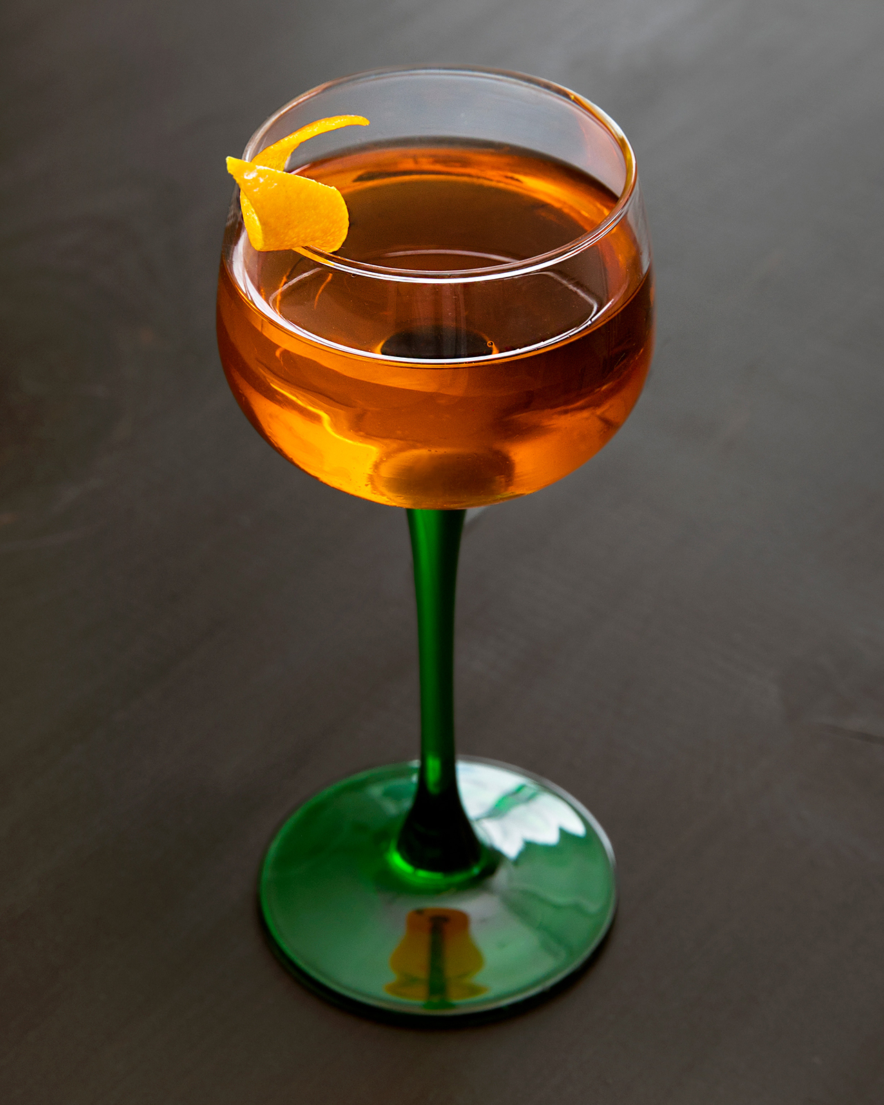 Cocktail Boulevard Rosemont garni d'un zeste d'orange