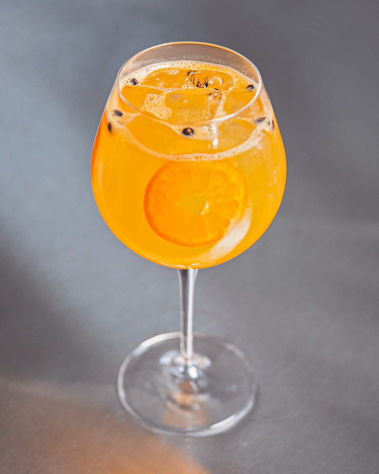 Cocktail Mandalime garni d'une rondelle de mandarine